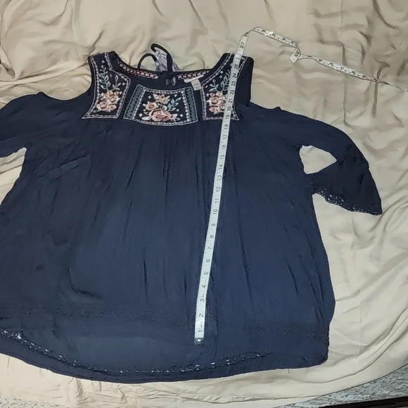 Knox Rose cold shoulder blouse - Picture 8 of 9